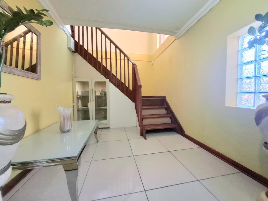 5 Bedroom Property for Sale in Nahoon Valley Park Eastern Cape